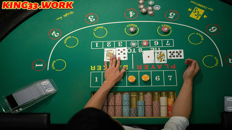 King33 - Cách tính điểm Baccarat đơn giản và dễ dàng? 1 King33 - Cách tính điểm Baccarat đơn giản và dễ dàng?
